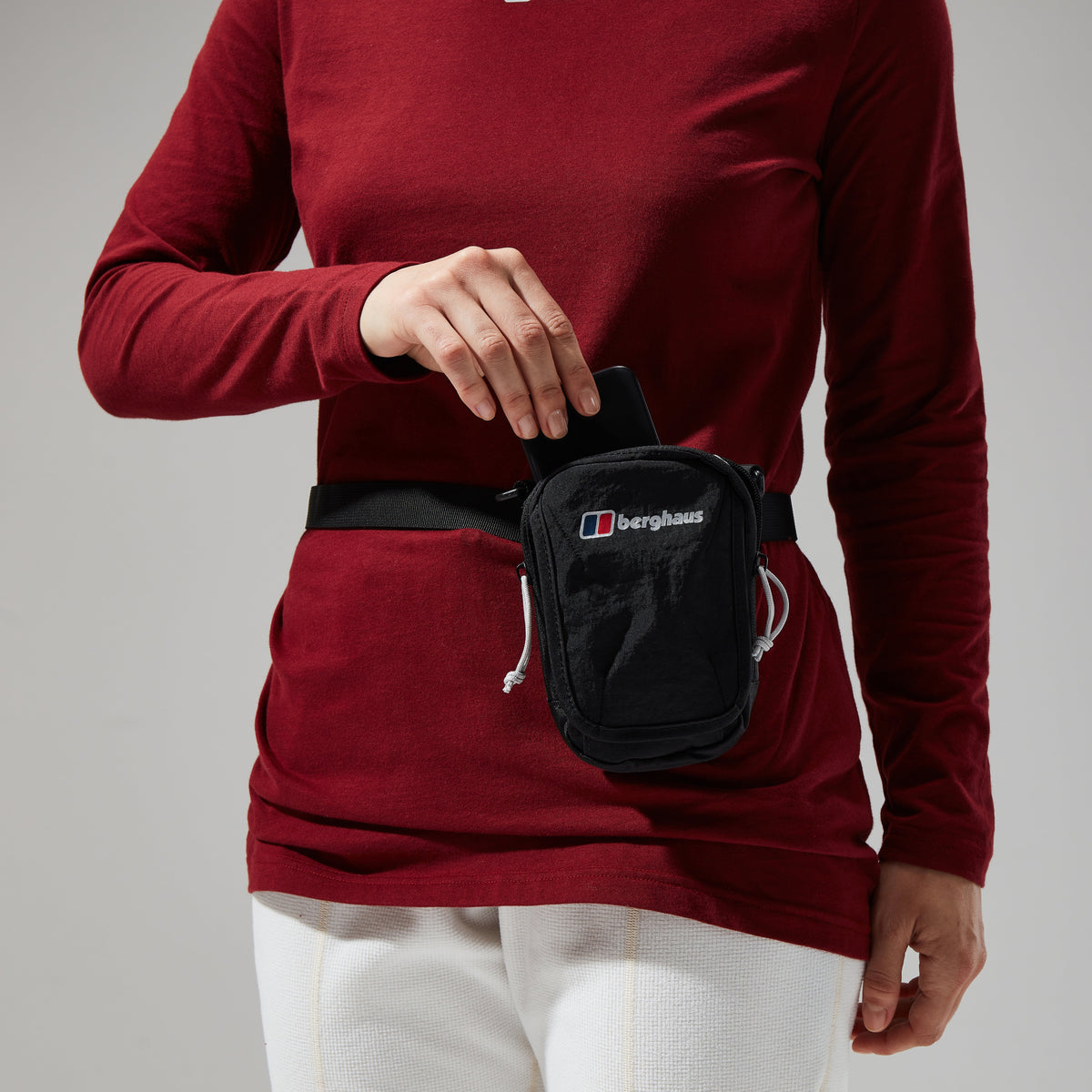 Unisex Logo X-Body Small - Black