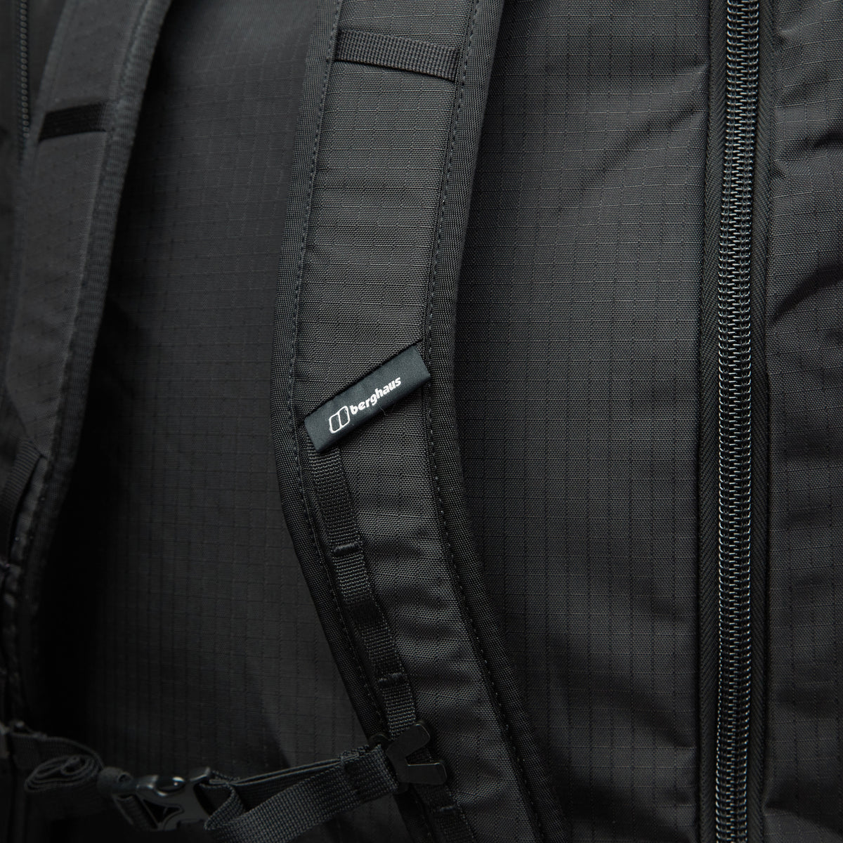 Unisex Xodus 100 Travel Holdall - Black