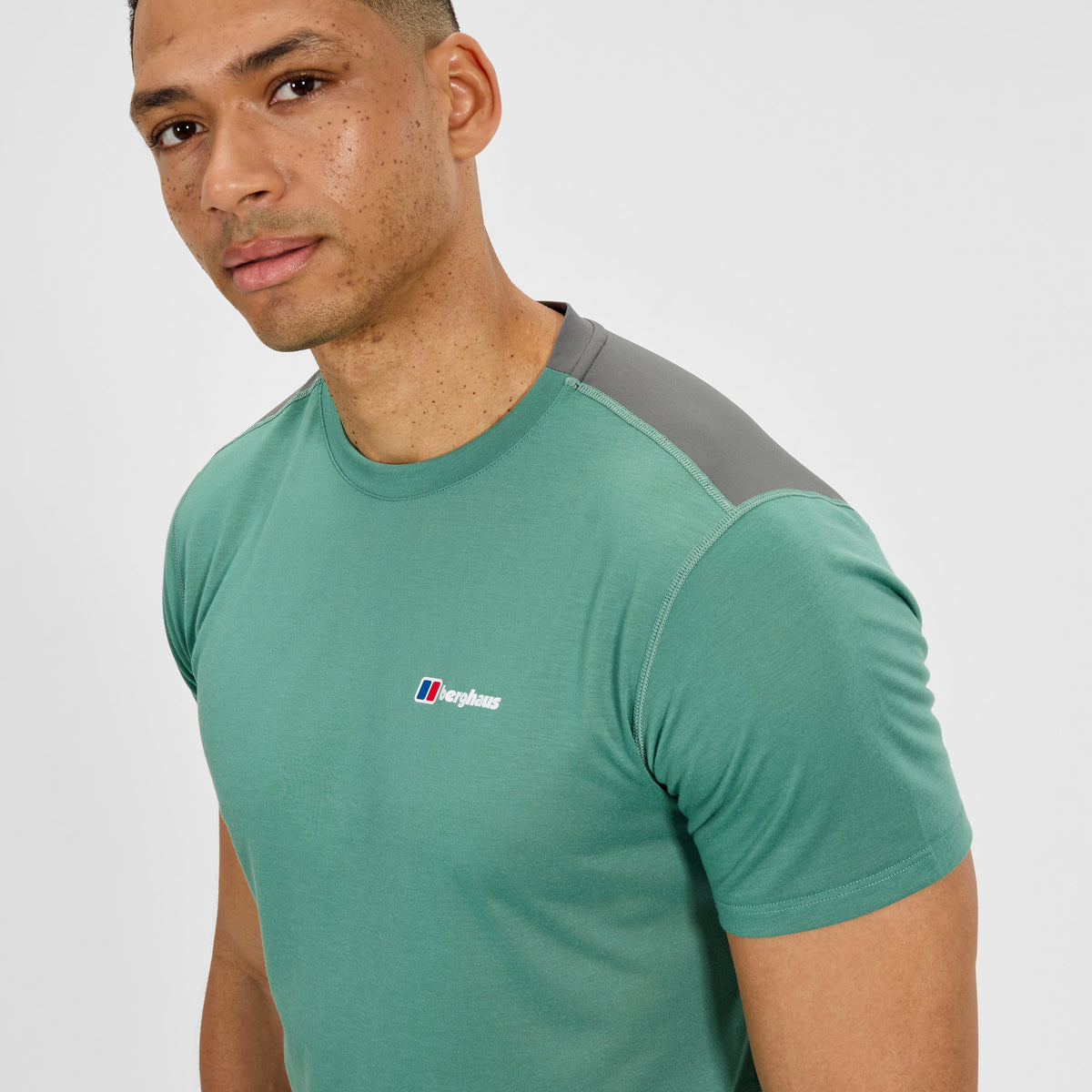 Men's Terrain Trek Tech Tee - Green/Grey