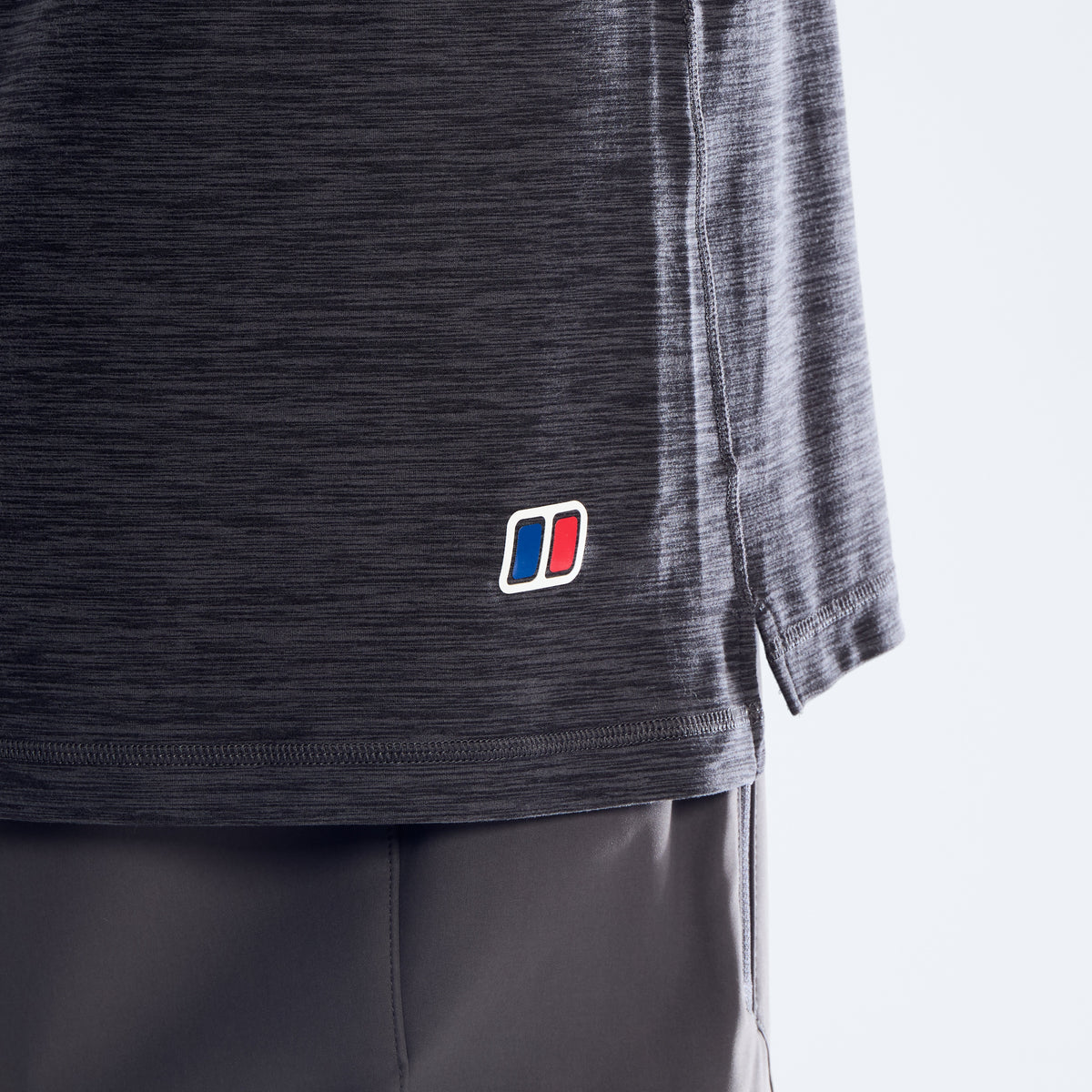 Farndale+ Long Sleeve Half Zip Tech Tee - Archive Black/Chakra